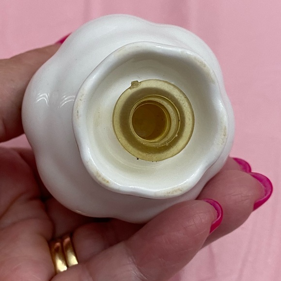 EUC VTG ROYAL ALBERT BONE CHINA SALT AND PEPPER SHAKERS IN “MAYFLOWER” PATTERN - Picture 10 of 10